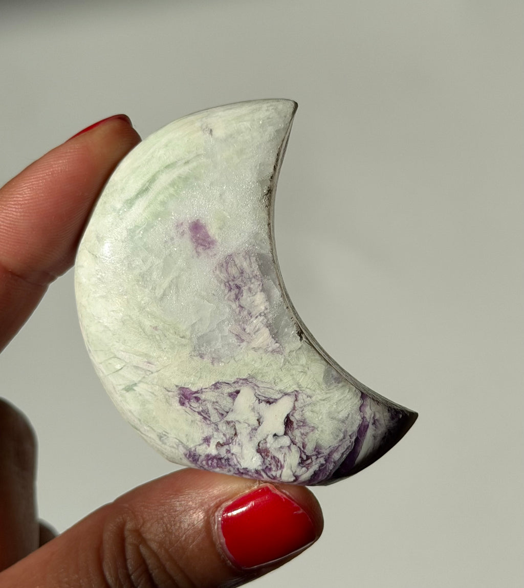 Rare Kammererite Standing Moon from Turkey, e